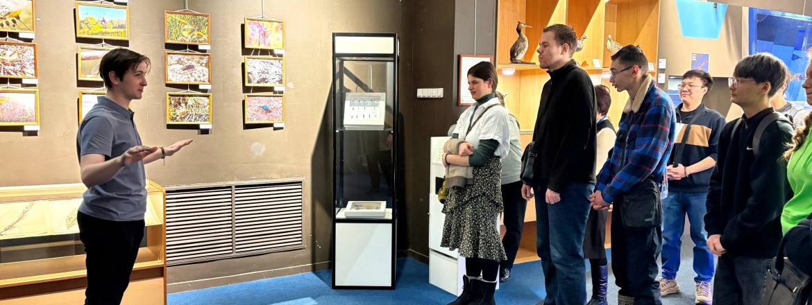 Состоялась творческая встреча с автором выставки «В стране дремучих трав»