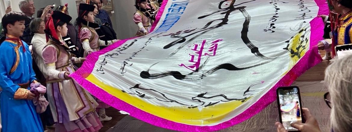 Культурный мост между странами: в Улан‑Удэ прошёл уникальный перфоманс с участием монгольских мастеров