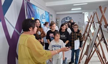 Искусство на страже здоровья: в Детской республиканской клинической больнице открылась выставка «Сокровища Бурятии»