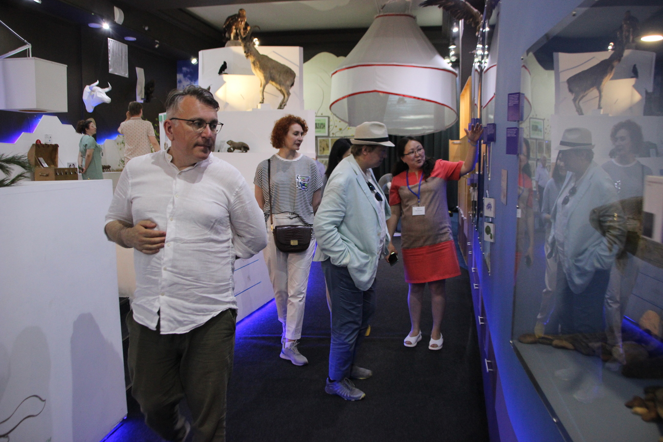 Участники Первой Байкальской ассамблеи посетили Музей природы Бурятии