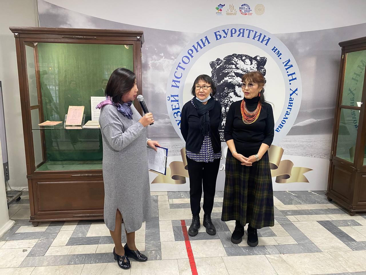 В музее открылась необычная выставка текстиля и керамики